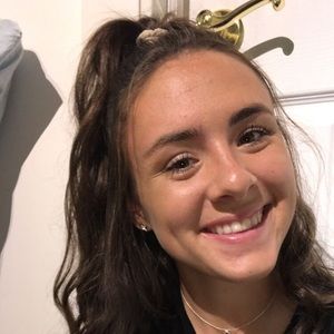 Meet your Posher, Carissa